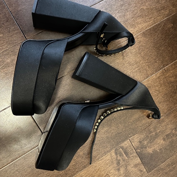 Versace Medusa Aevitas Satin Platform Pumps - Picture 5 of 10